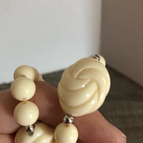 Vtg Ivory Beaded Necklace - Picture 8 of 9